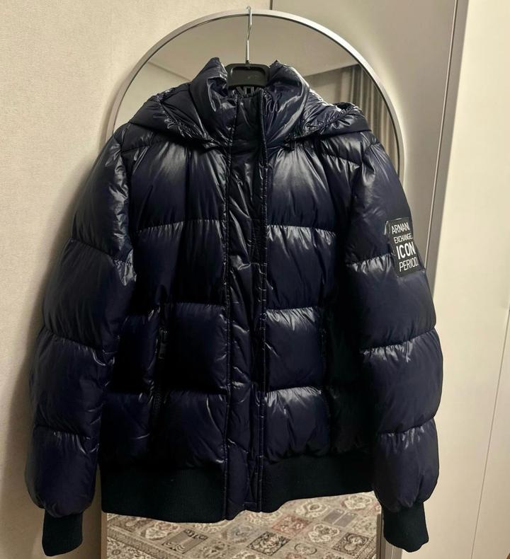 Срочно продам Пуховик Armani Exchange