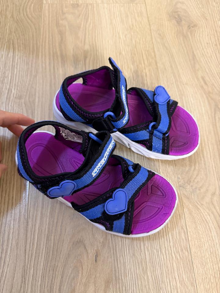 Skechers
