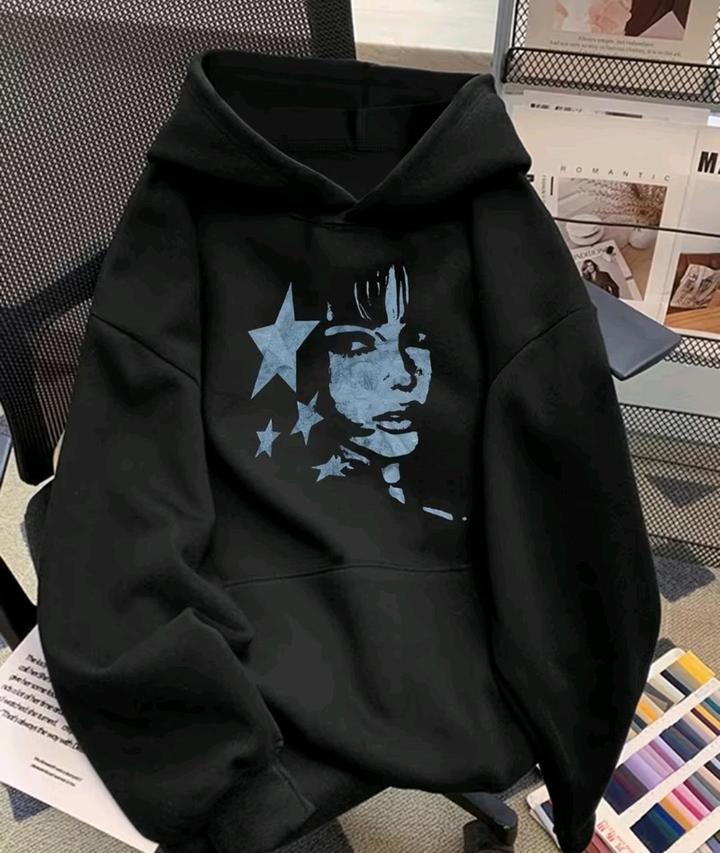 Черная толстовка