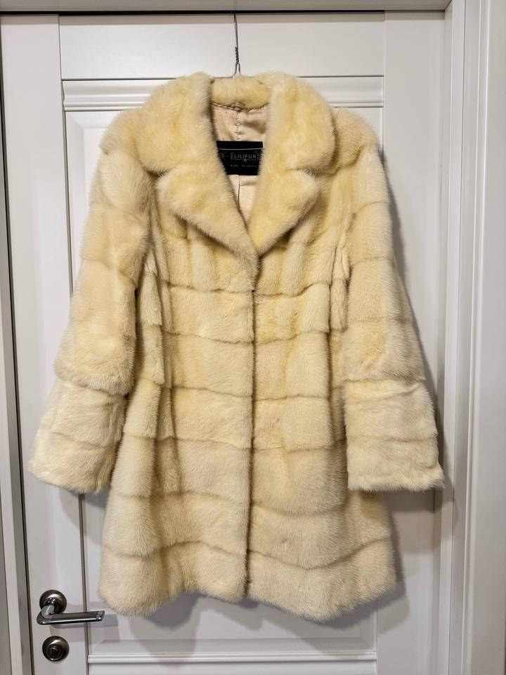 Lili furs Шуба из натуральной белой норки