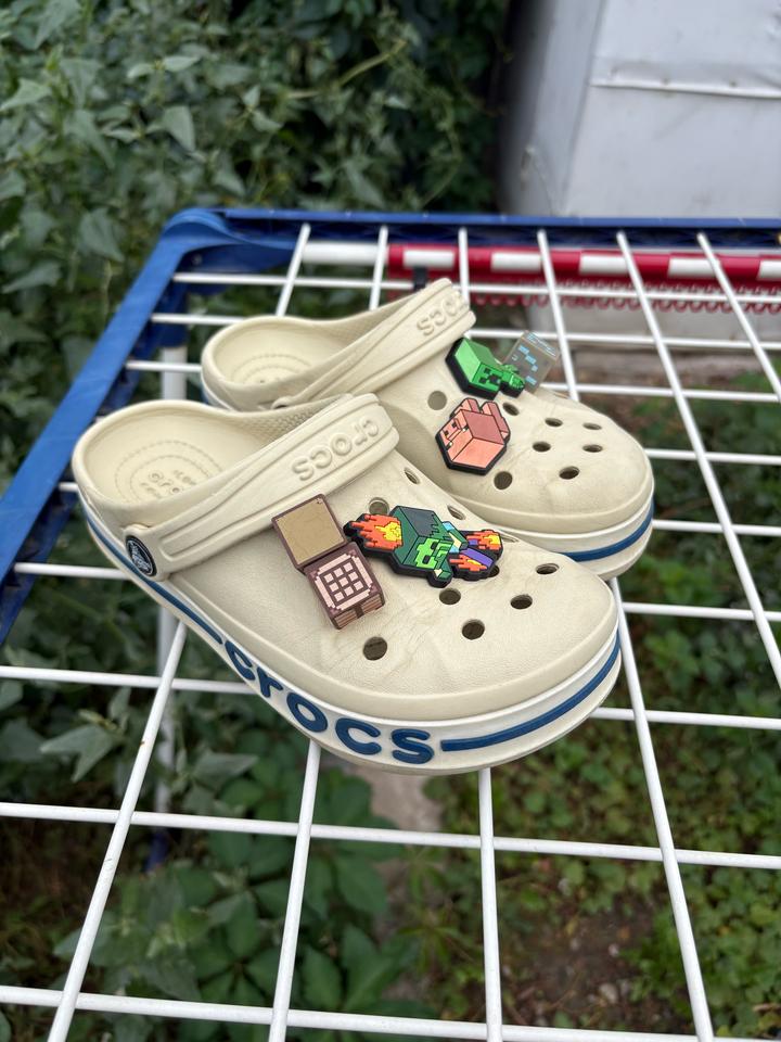 Crocs