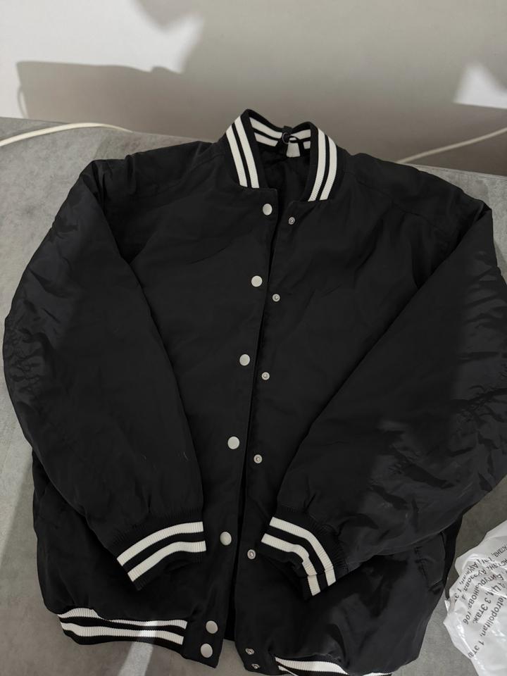 Женский бомбер H&M