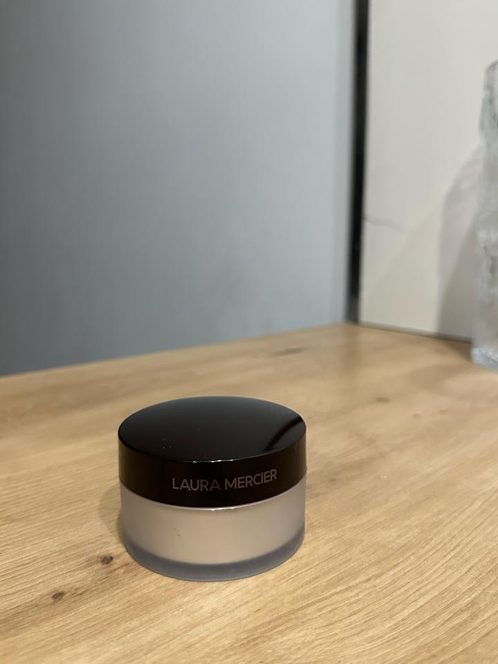 Рассыпчатая пудра Laura Mercier
