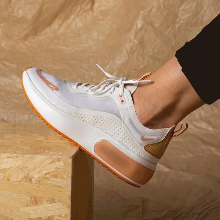 Кроссовки Nike