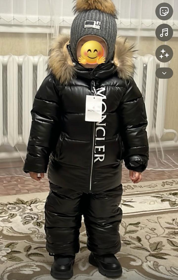 Зимний комбинезон Moncler
