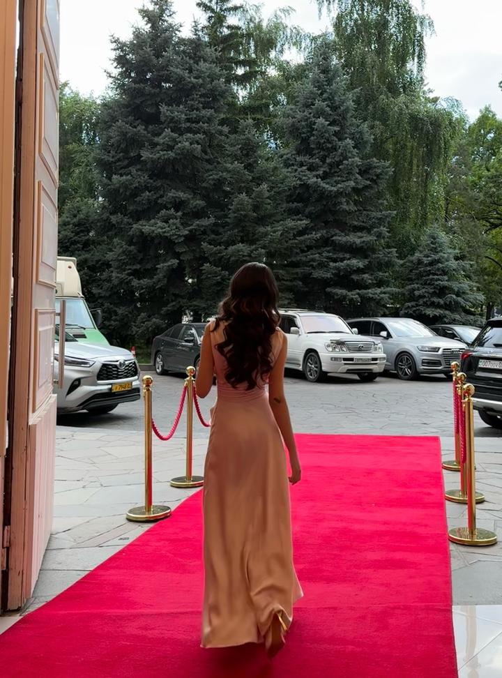 Вечернее платье