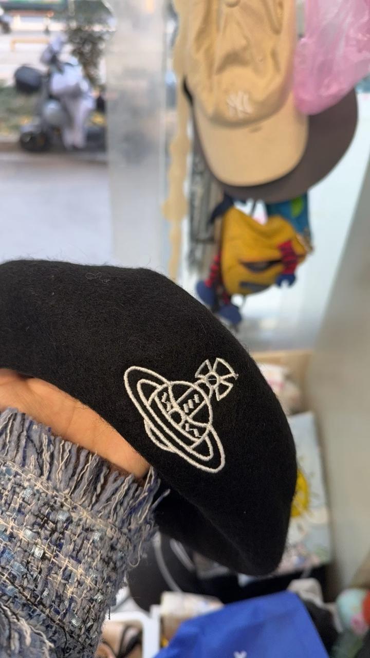 Берет Vivienne Westwood