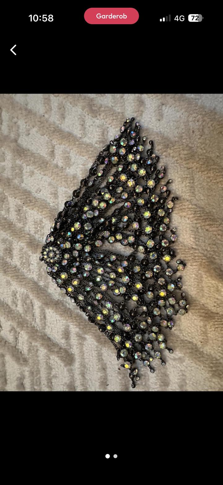 Шапочка со стразами Zara