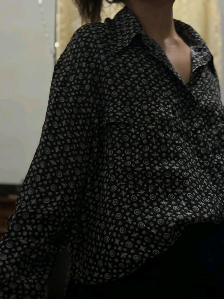 шелковистая блуза от испанского бренда(Zara Flowy Satin-Effect Shirt)