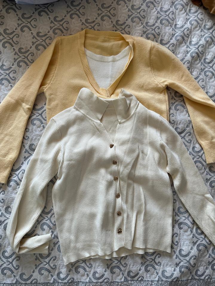 Две кофточки
