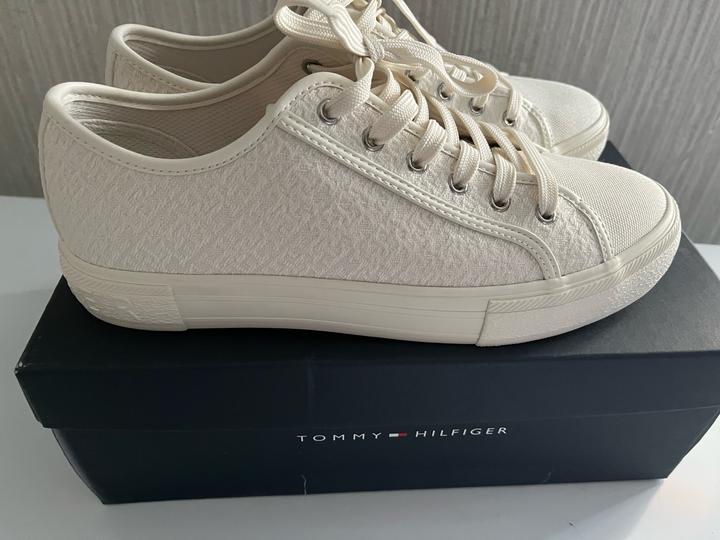Tommy Hilfiger