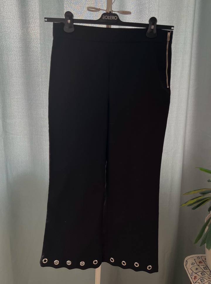 Zara Брюки черные короткие
