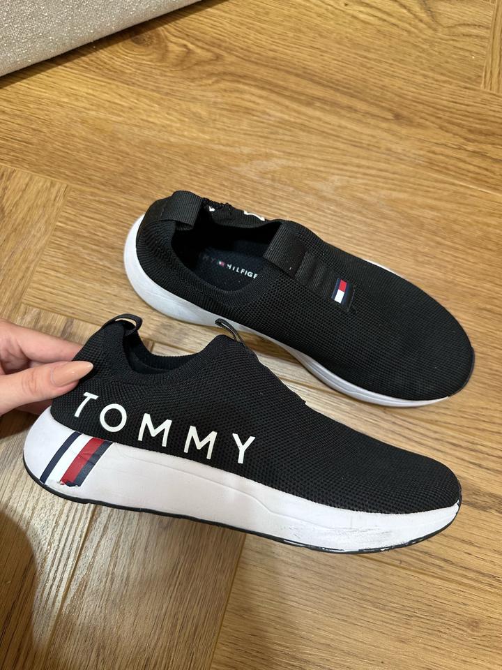 Tommy Hilfiger
