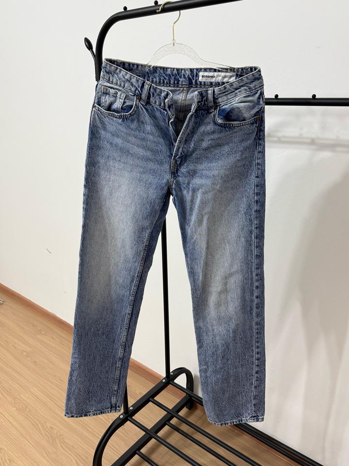 Джинсы Bershka