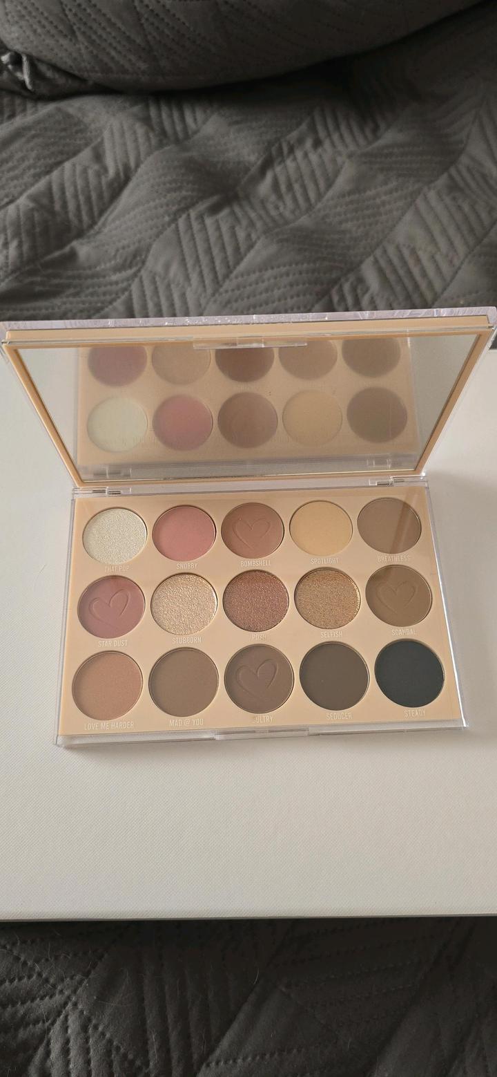 Палетка теней Beauty Creations