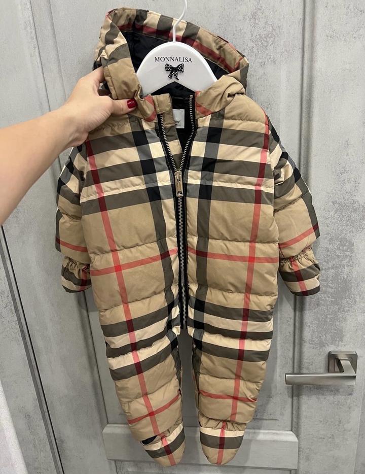 Продам детский комбинезон Burberry оригинал