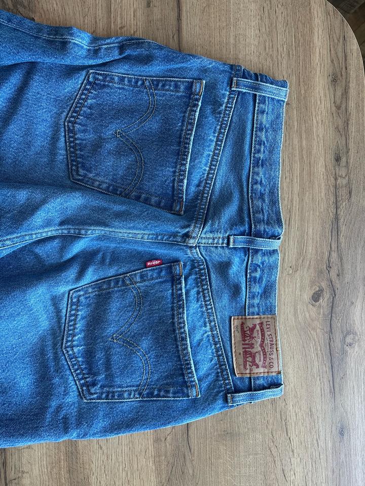 Джинсы женские  Levi's 501