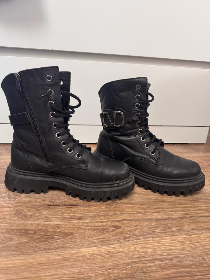 Valentino Женские кожаные ботинки на шнуровке