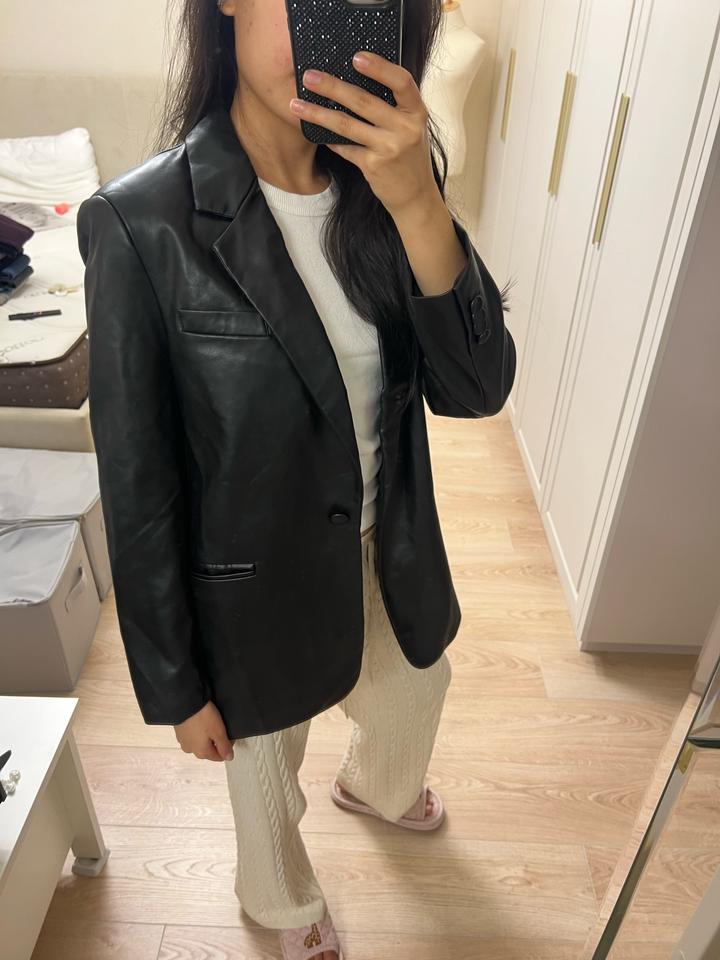 Bershka Пиджак из экокожи