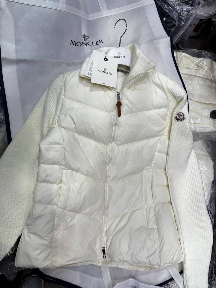 Куртки Moncler, новые