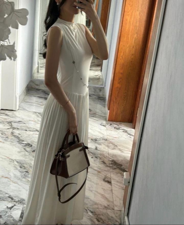 4F Белое платье