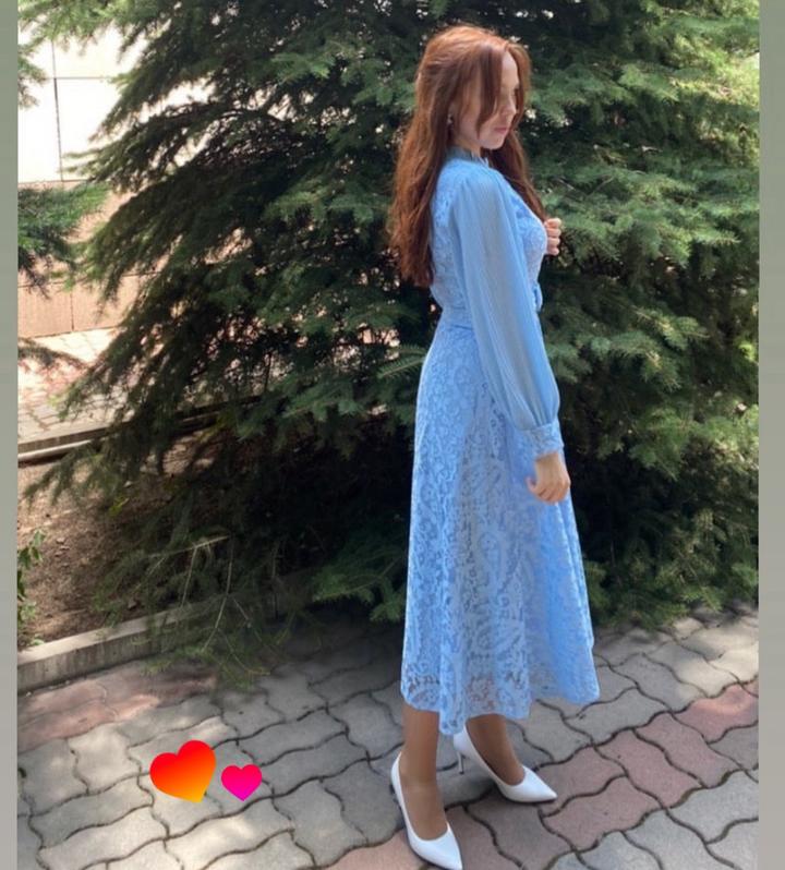 Кружевное платье миди