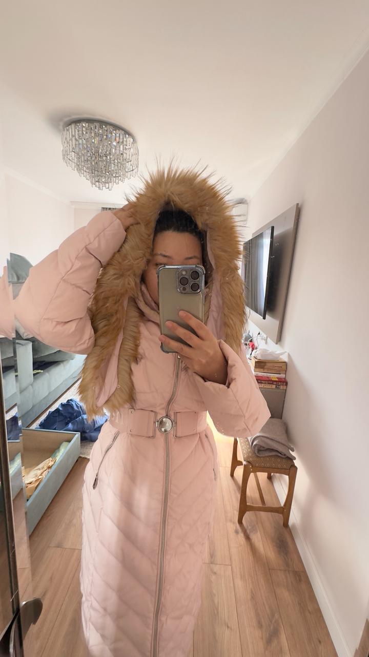 Розовая куртка Guess