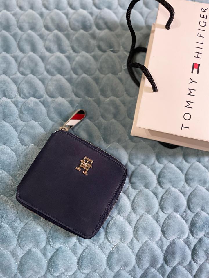 Tommy Hilfiger
