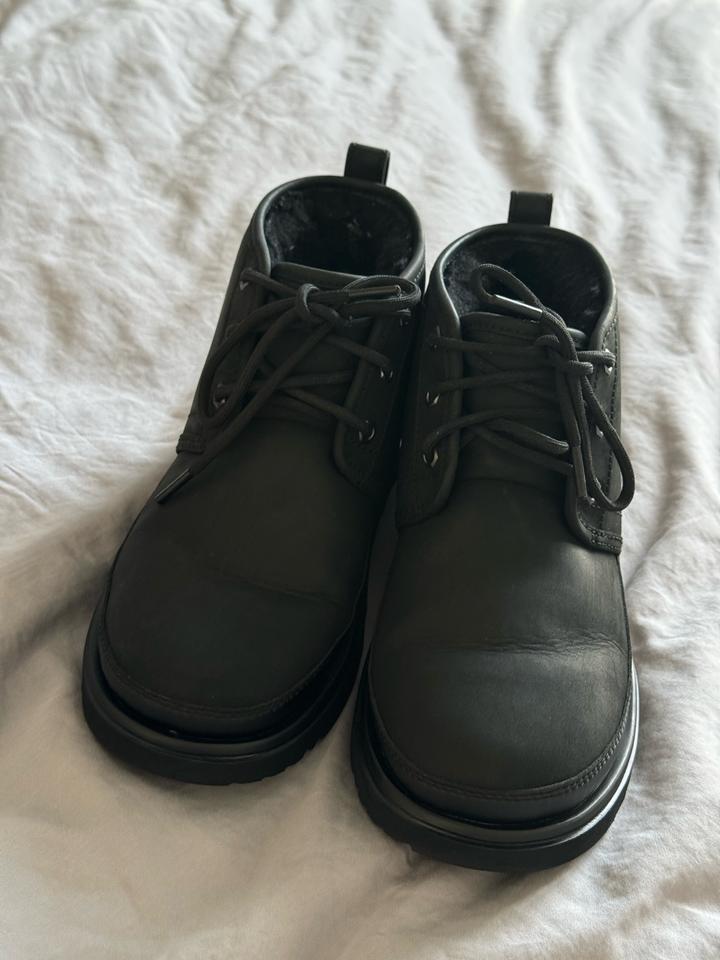 UGG