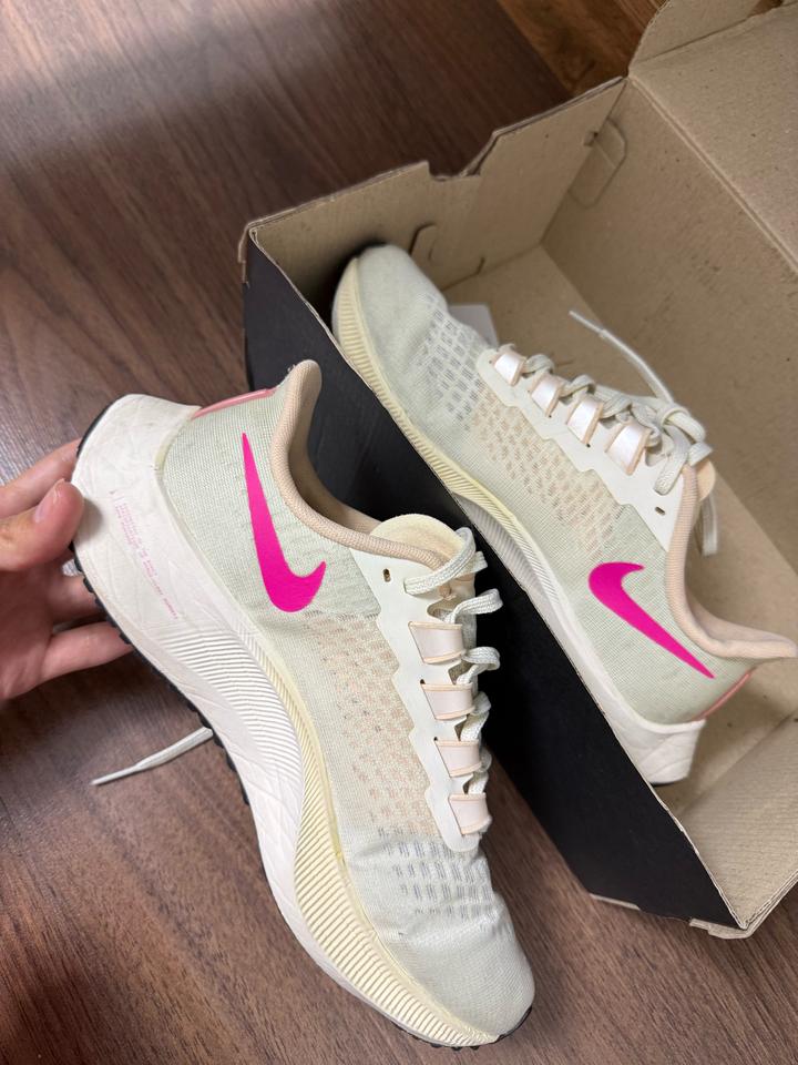 Кроссовки Nike