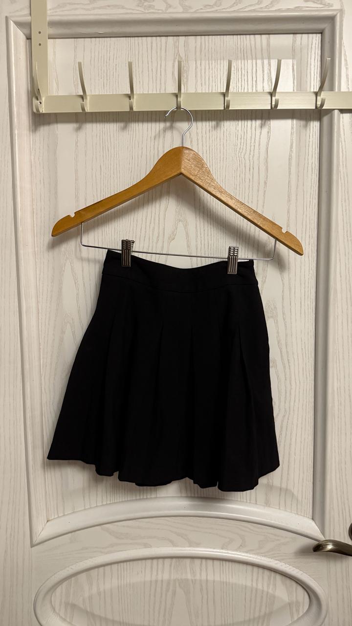 Stradivarius черная теннисная юбка