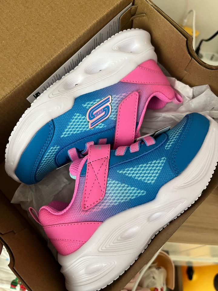 Светящиеся кроссовки Skechers