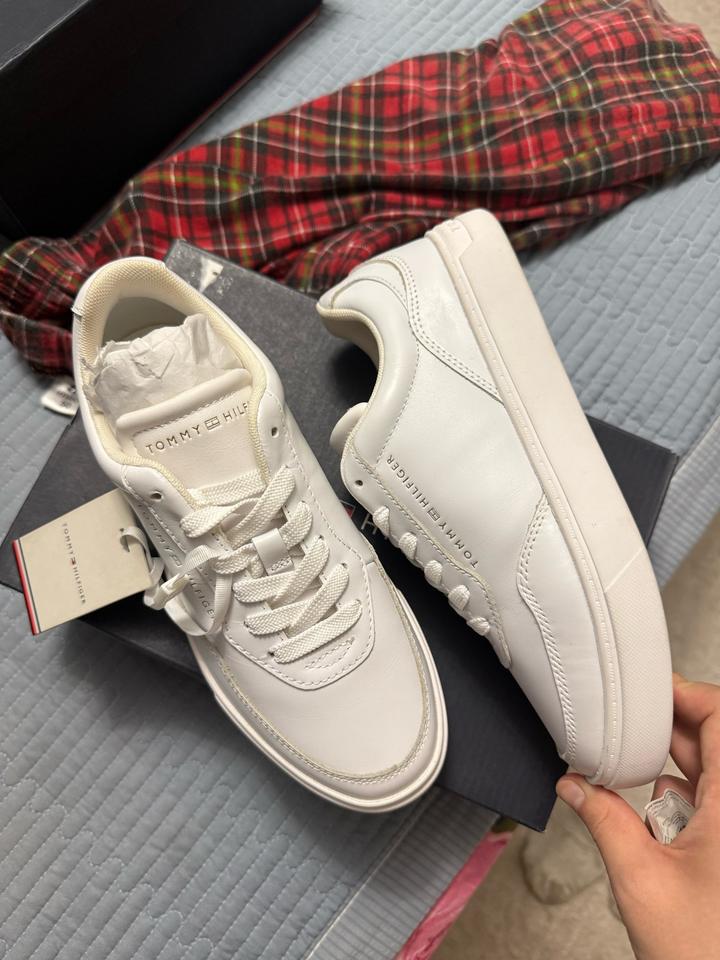 Tommy Hilfiger