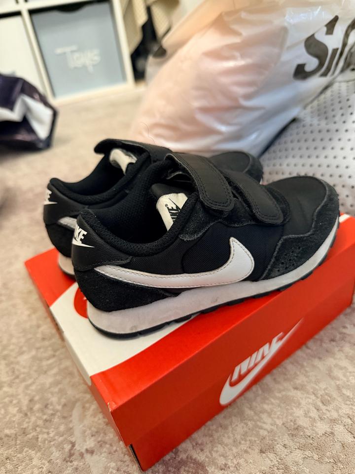 Кроссовки nike 28 размер