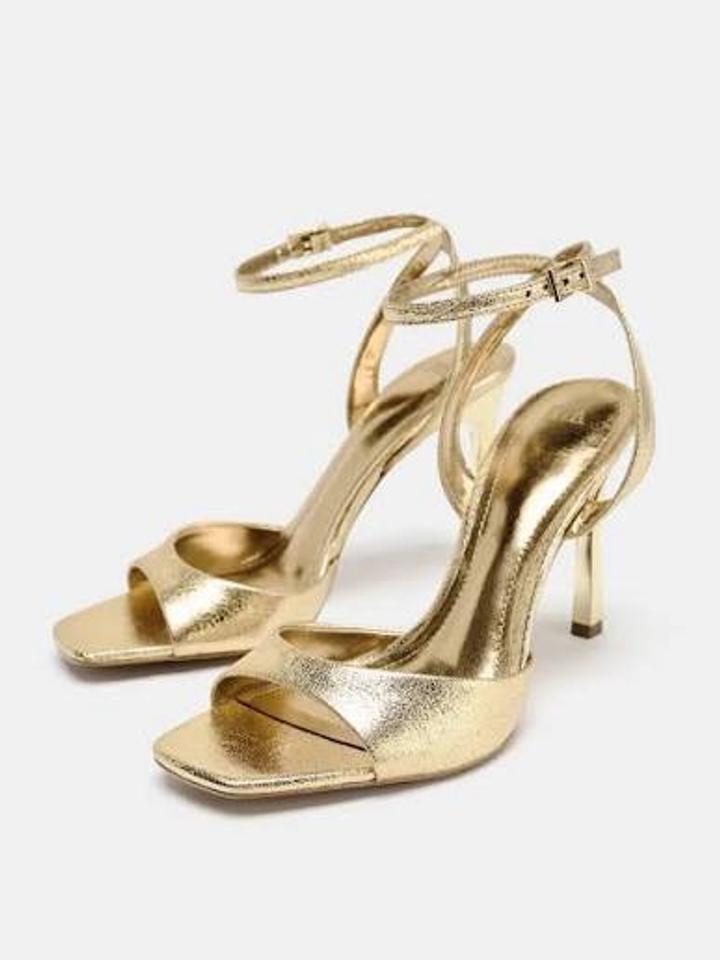 Золотые босоножки Zara