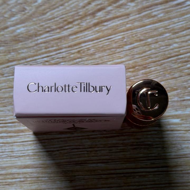Помада Charlotte Tilbury