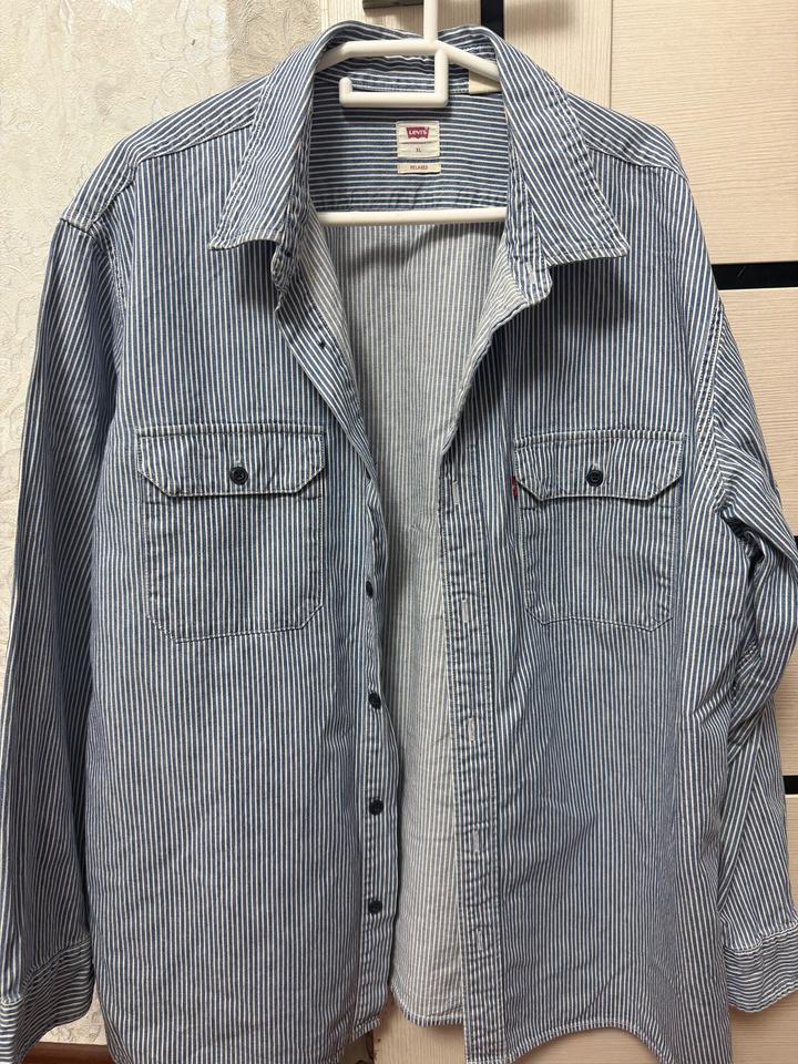 Levi's