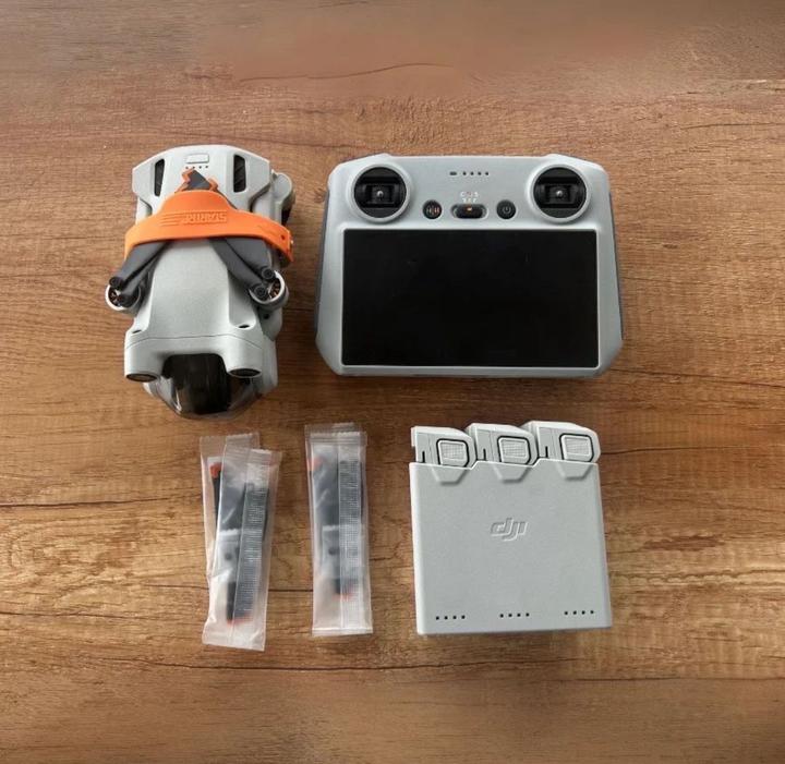 DJI