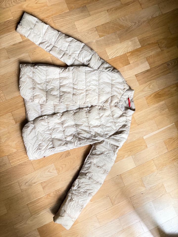 Uniqlo легкая курточка цвет Айвори