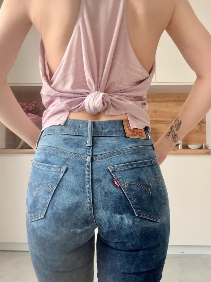 Levi's