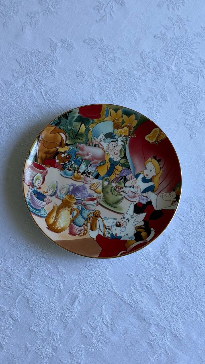 Коллекционная тарелка Disney «Alice in Wonderland»