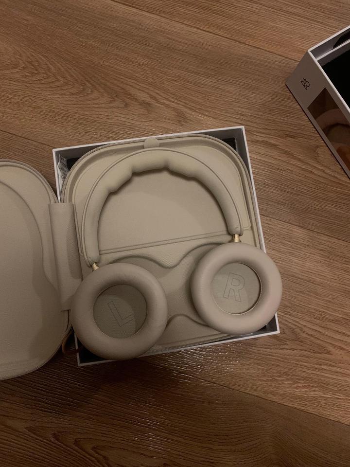 Bang & Olufsen