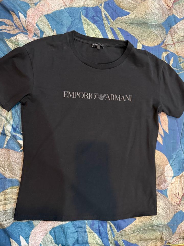 Продам футболку Emporio Armani