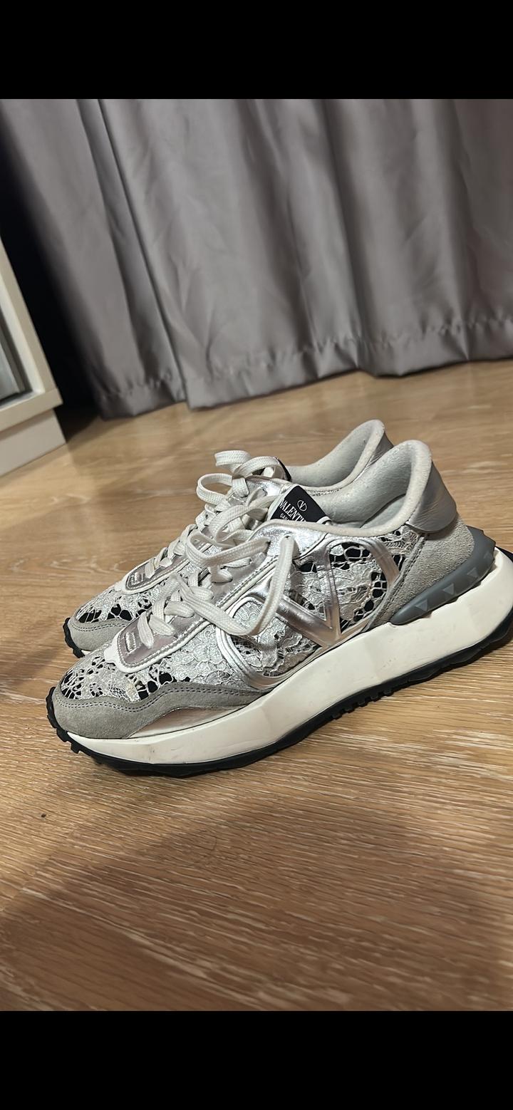 Valentino Lacerunner Sneakers