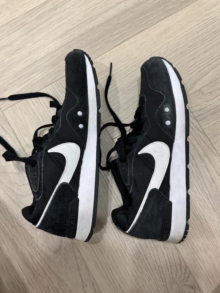 Кроссовки Nike