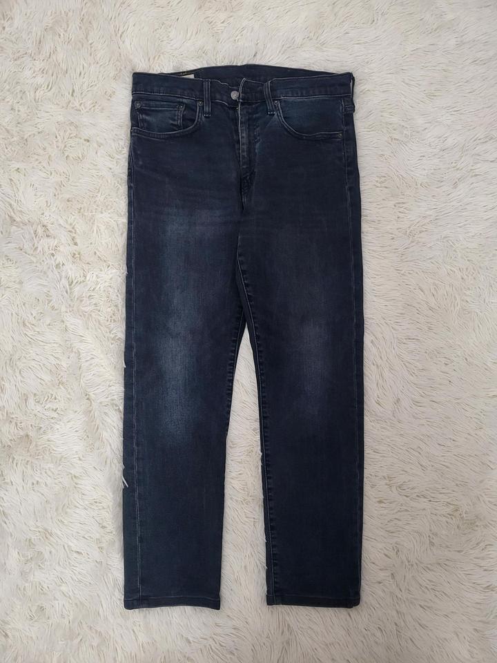 Levi's