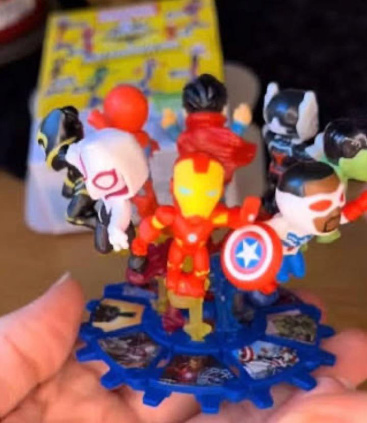 Киндер фигурки игрушки Марвел комиксы киновселенная marvel kinder