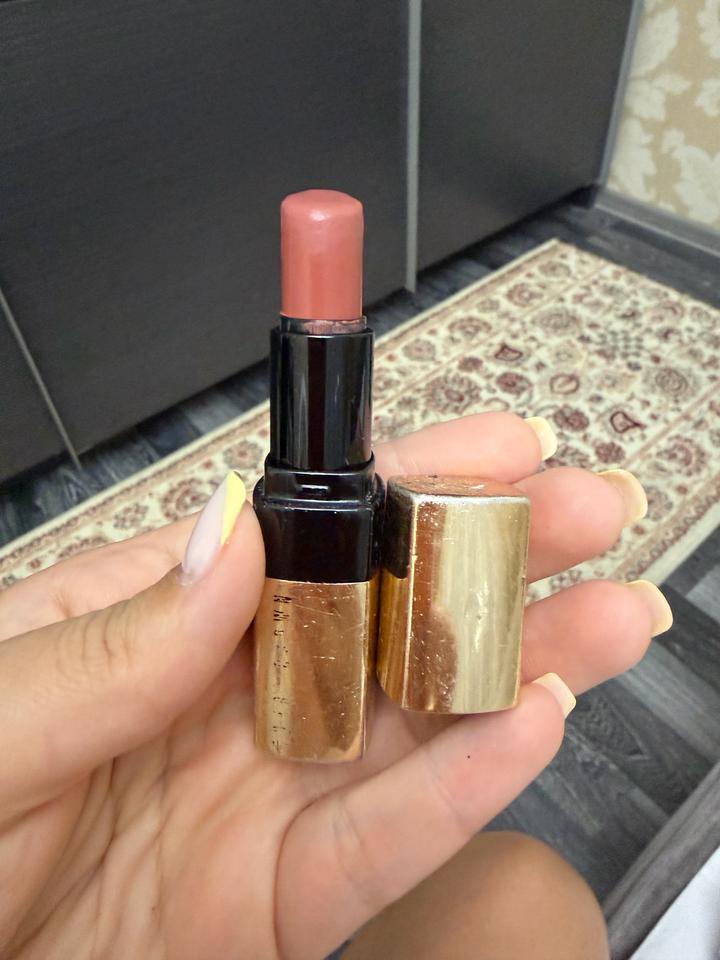 Bobbi Brown