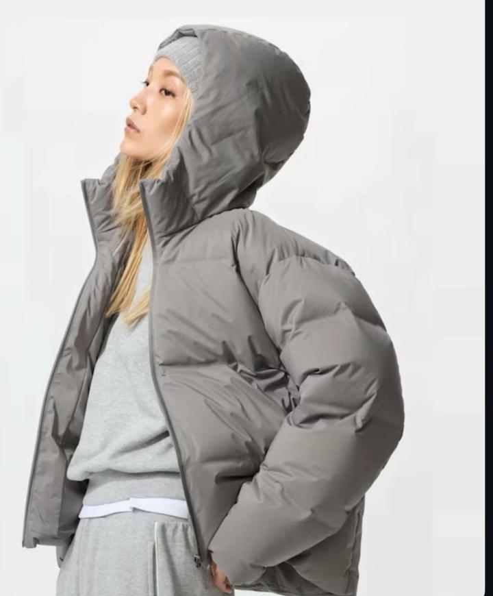 Женский пуховик с капюшоном uniqlo