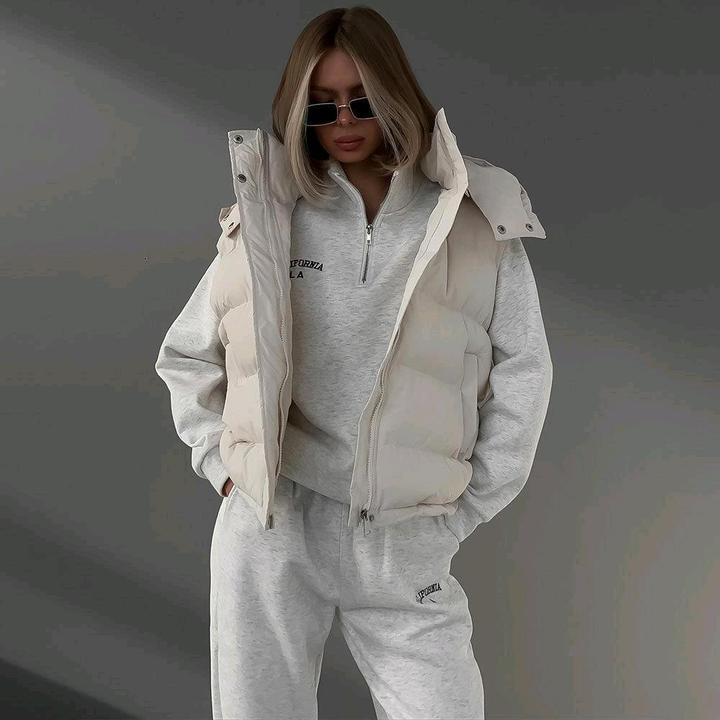 Жилетка белая